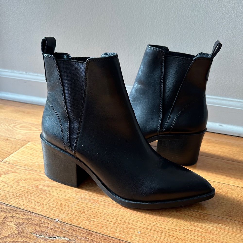 Steve Madden Pointed Toe Boots - Black Leather - 9.5 US
